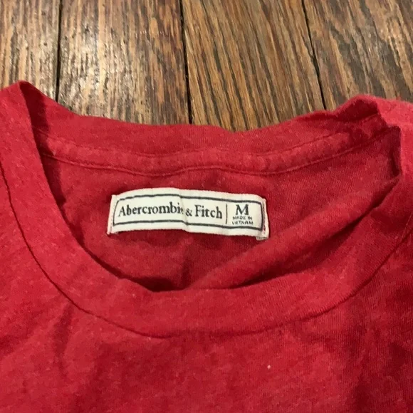 Two shirts a basic t - Picture 4 of 5